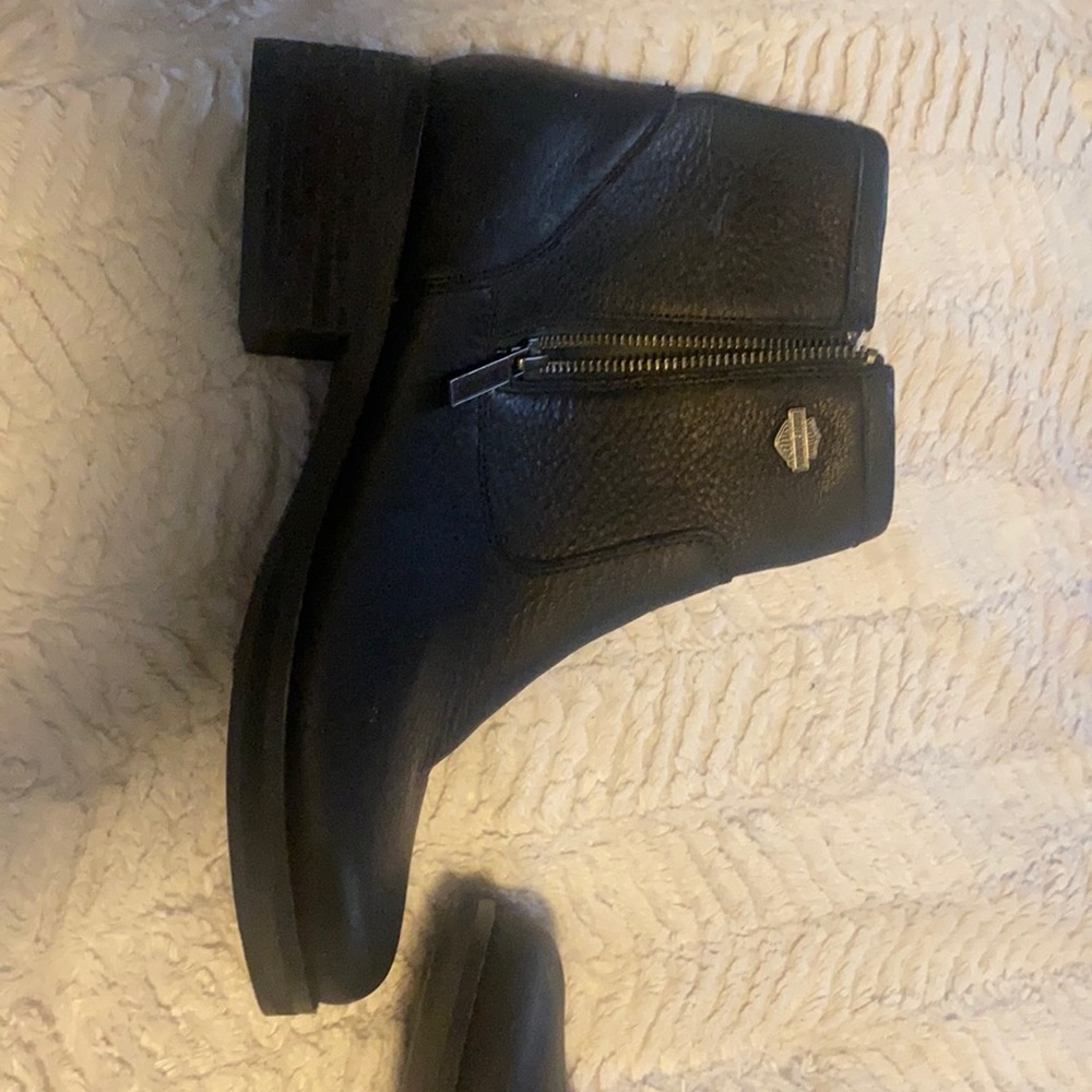 Never worn Harley-Davidson Women’s Hennessy boots.